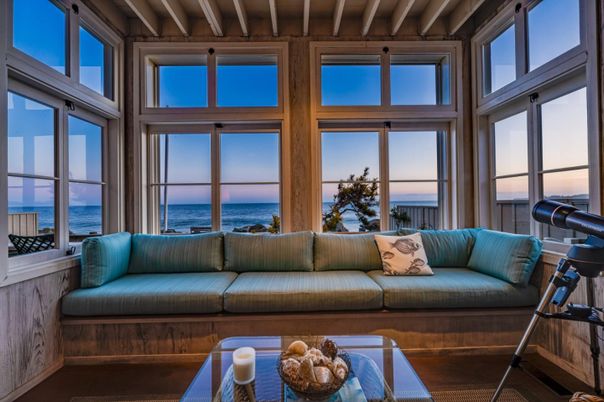 Interior, Living room, Water