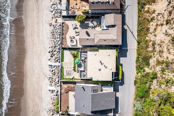 Exterior, Drone