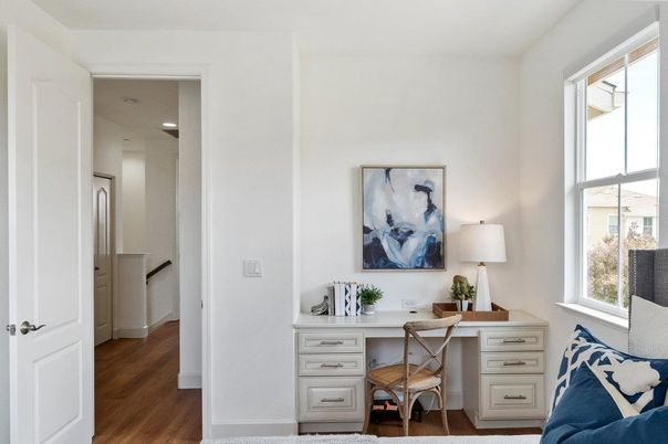 Home Office, Interior, Recessed Lighting, Wood Texture Flooring
