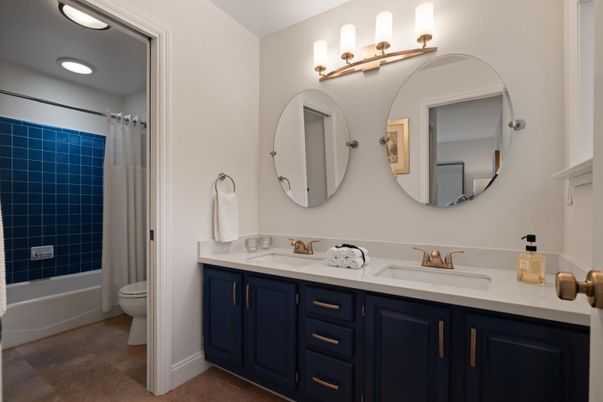 Bathroom, Dual Sink Vanities, Interior, Recessed Lighting