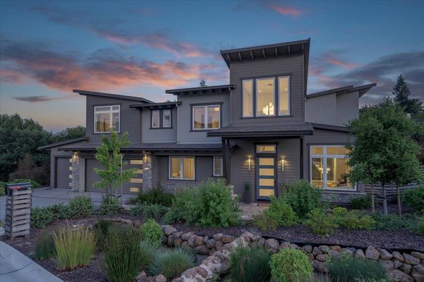 Attached, Exterior, Facade, Modern