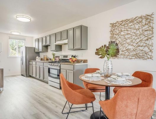Dining room, Interior, Kitchen, Stainless Steel Appliances, Wood Texture Flooring