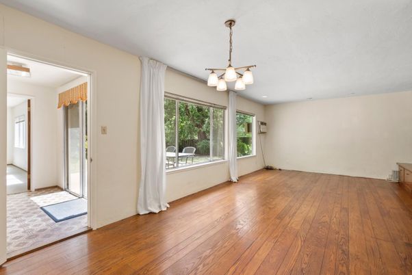 Chandelier, Empty room, Interior, Pendant Lights, Wood Texture Flooring