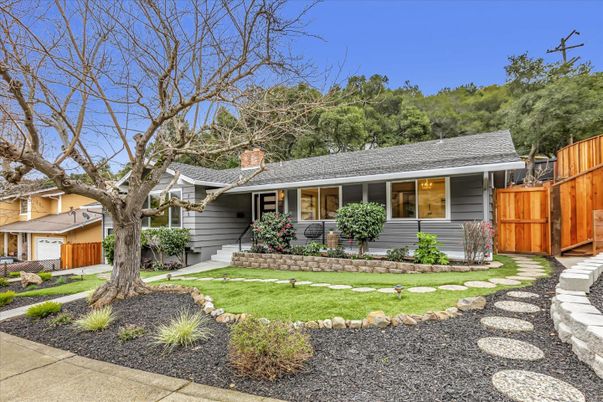 Backyard, Exterior, Facade, Ranch