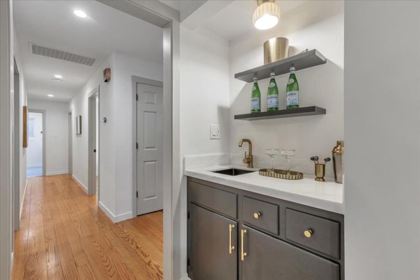 Interior, Recessed Lighting, Wood Texture Flooring