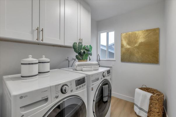 Interior, Washer, Wood Texture Flooring