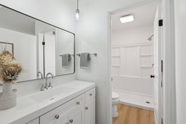 Bathroom, Interior, Pendant Lights, Wood Texture Flooring