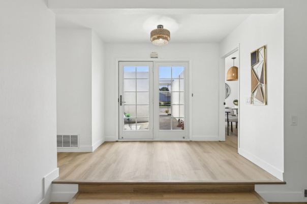 Chandelier, Empty room, Interior, Wood Texture Flooring