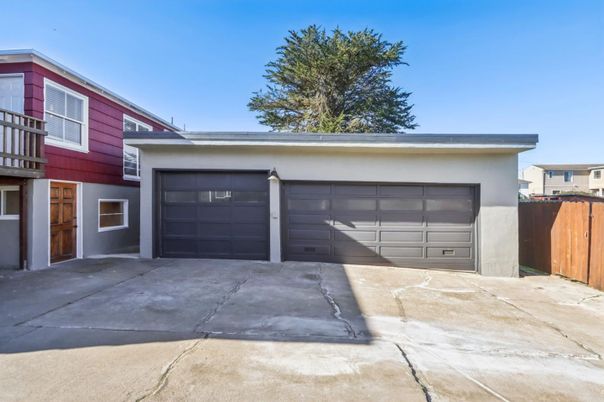 Detached Garage, Exterior