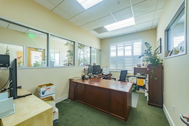 Home Office, Interior