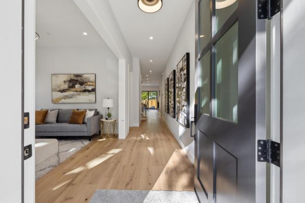 Interior, Recessed Lighting, Wood Texture Flooring