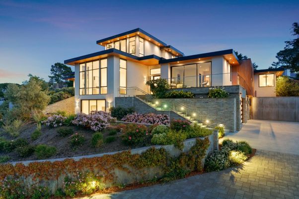 Backyard, Exterior, Facade, Modern