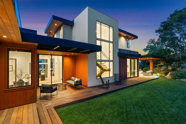 Backyard, Exterior, Facade, Modern