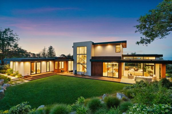 Backyard, Exterior, Facade, Modern