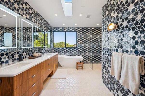 Bathroom, Dual Sink Vanities, Free Standing Baths, Interior, Recessed Lighting