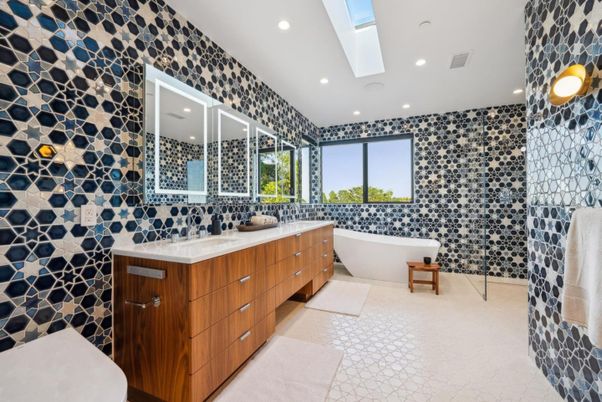 Bathroom, Dual Sink Vanities, Free Standing Baths, Interior, Recessed Lighting