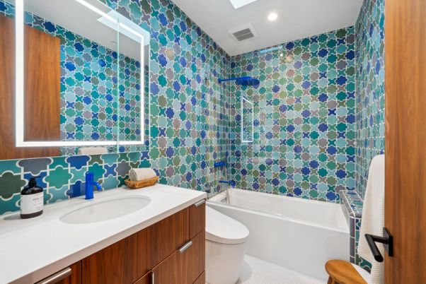 Bathroom, Interior, Recessed Lighting