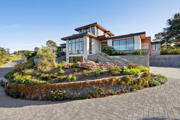 Backyard, Exterior, Facade, Modern