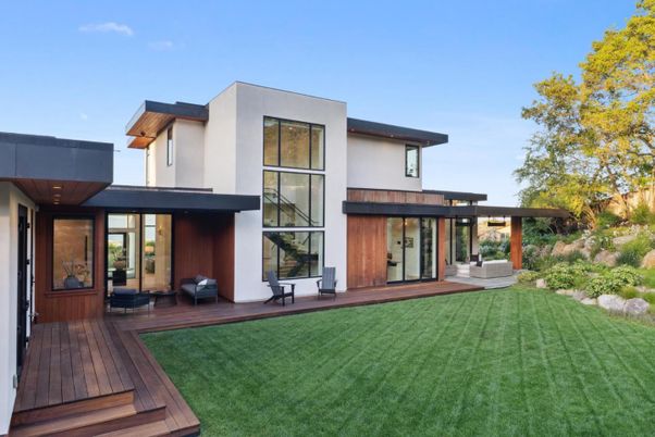 Backyard, Exterior, Facade, Modern