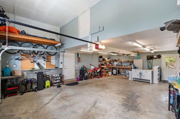 Garage, Interior