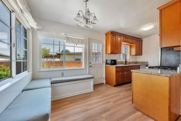 Chandelier, Interior, Kitchen, Wood Texture Flooring