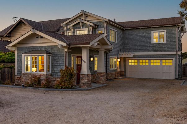 Attached, Exterior, Facade, American Craftsman