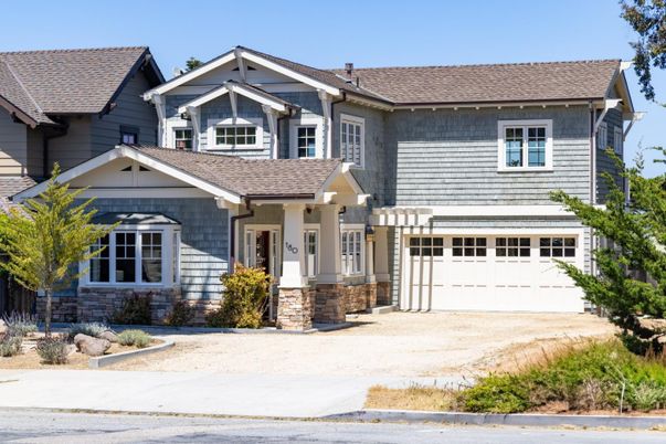 Attached, Exterior, Facade, American Craftsman