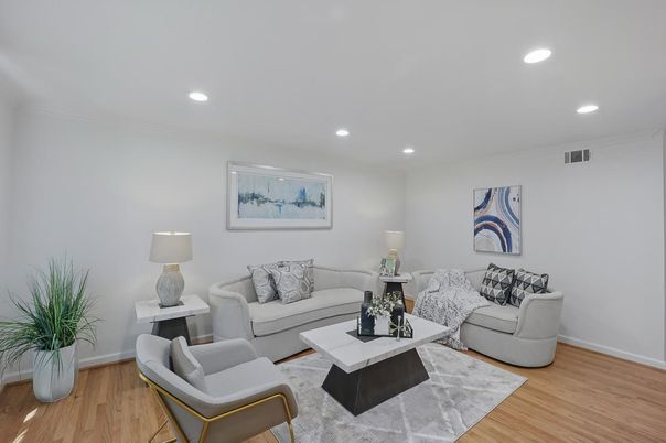 Interior, Living room, Recessed Lighting, Wood Texture Flooring