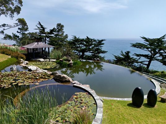 Exterior, Lake