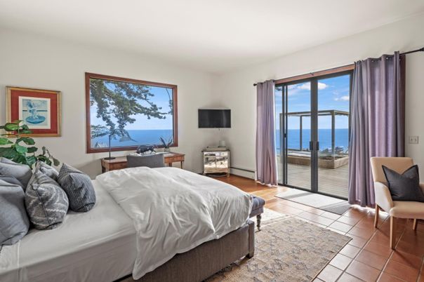 Bedroom, Interior, Water
