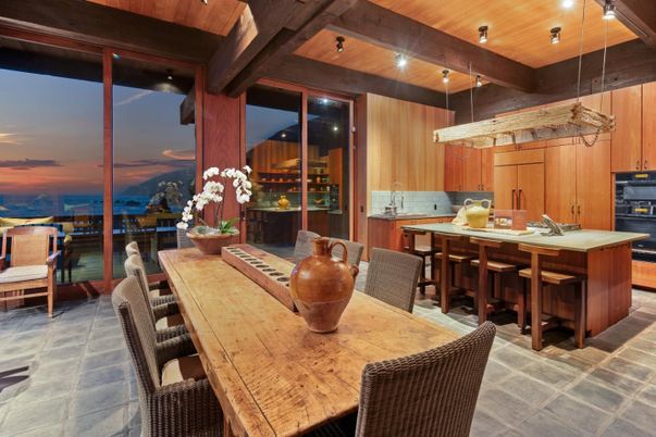 Dining room, Interior, Kitchen, Recessed Lighting, Stainless Steel Appliances, Wooden Beams, Wooden Ceilings