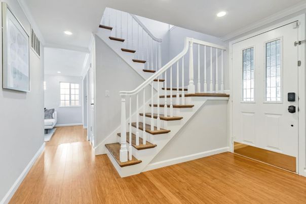 Interior, Recessed Lighting, Wood Texture Flooring