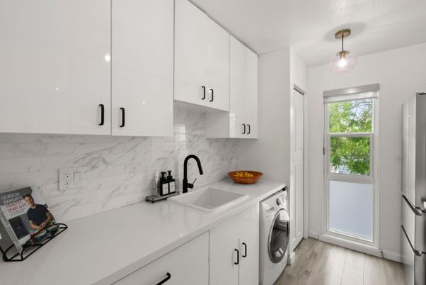 Interior, Marble Walls, Washer, Wood Texture Flooring