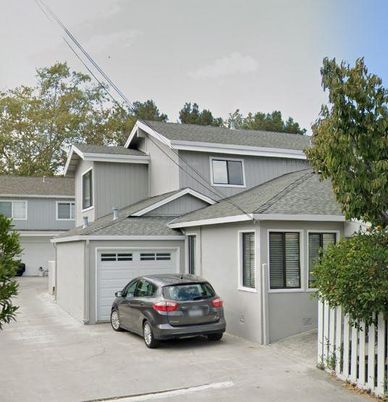 Attached, Exterior, Facade, American Craftsman
