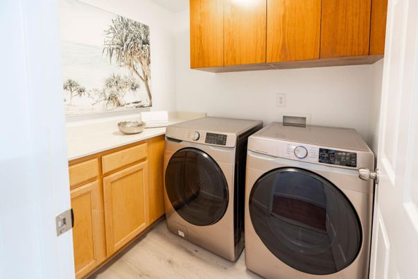 Interior, Washer, Wood Texture Flooring