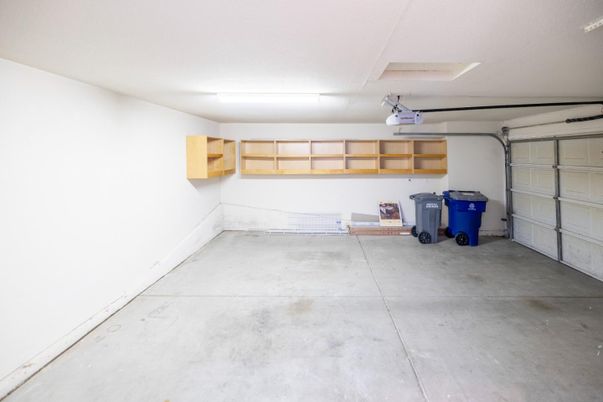 Garage, Interior