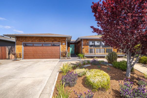 Attached, Exterior, Facade, Modern