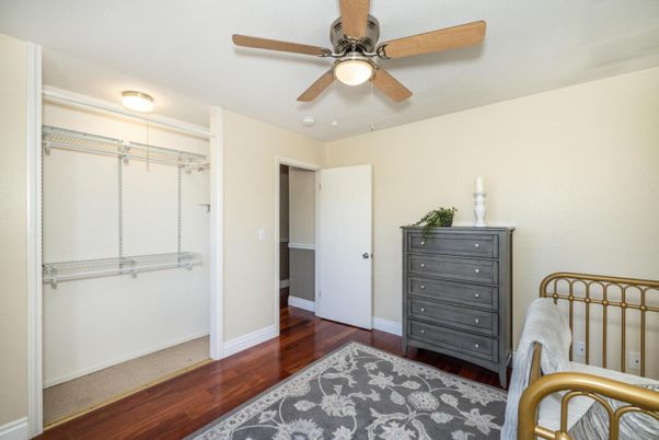 Interior, Walk-in Closets, Wood Texture Flooring