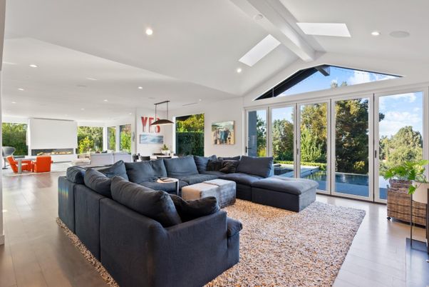 Interior, Living room, Pendant Lights, Recessed Lighting, Wood Texture Flooring