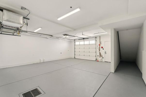 Garage, Interior