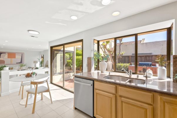 Dining room, Interior, Kitchen, Recessed Lighting