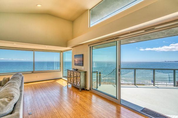 Interior, Recessed Lighting, Water, Wood Texture Flooring