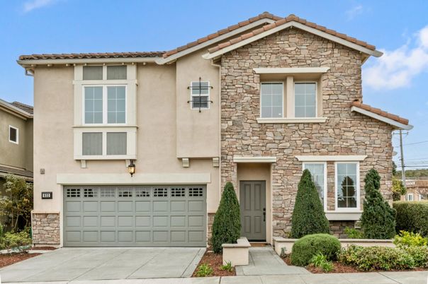 Attached, Exterior, Facade, Brick Traditional