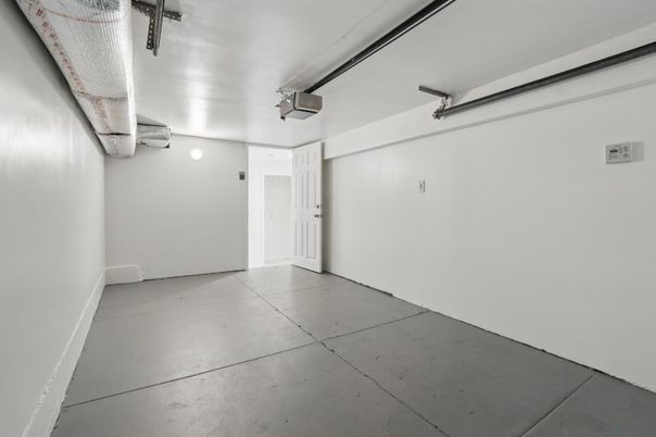 Garage, Interior