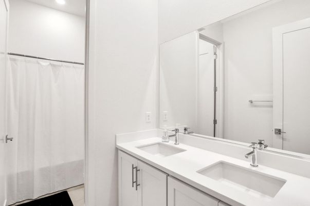 Bathroom, Dual Sink Vanities, Interior, Recessed Lighting