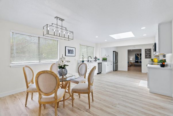 Dining room, Interior, Kitchen, Pendant Lights, Recessed Lighting, Wood Texture Flooring