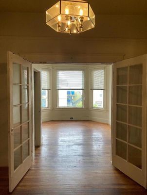 Chandelier, Empty room, Interior, Wood Texture Flooring