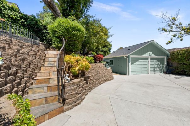 Detached Garage, Exterior