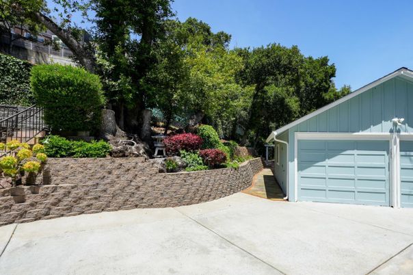 Detached Garage, Exterior