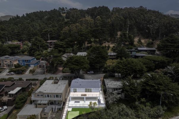 Exterior, Drone